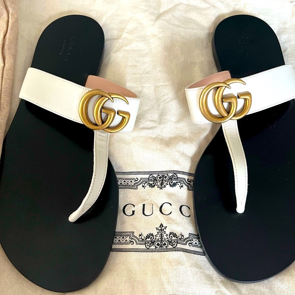 Gucci Marmont Flat Leather Thong GG sandals -never worn US 9 EU 39